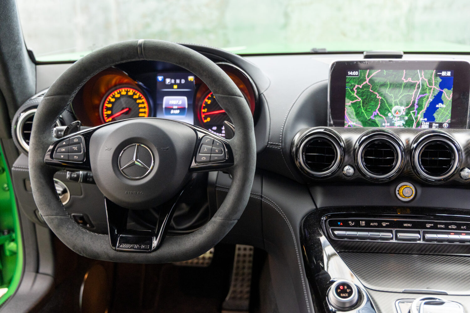 メルセデスAMG GT R