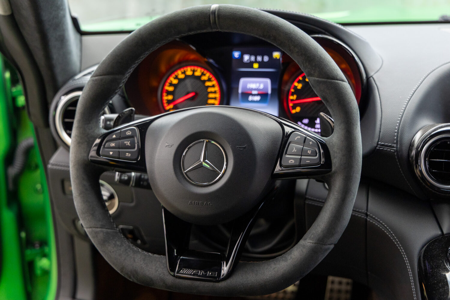 メルセデスAMG GT R