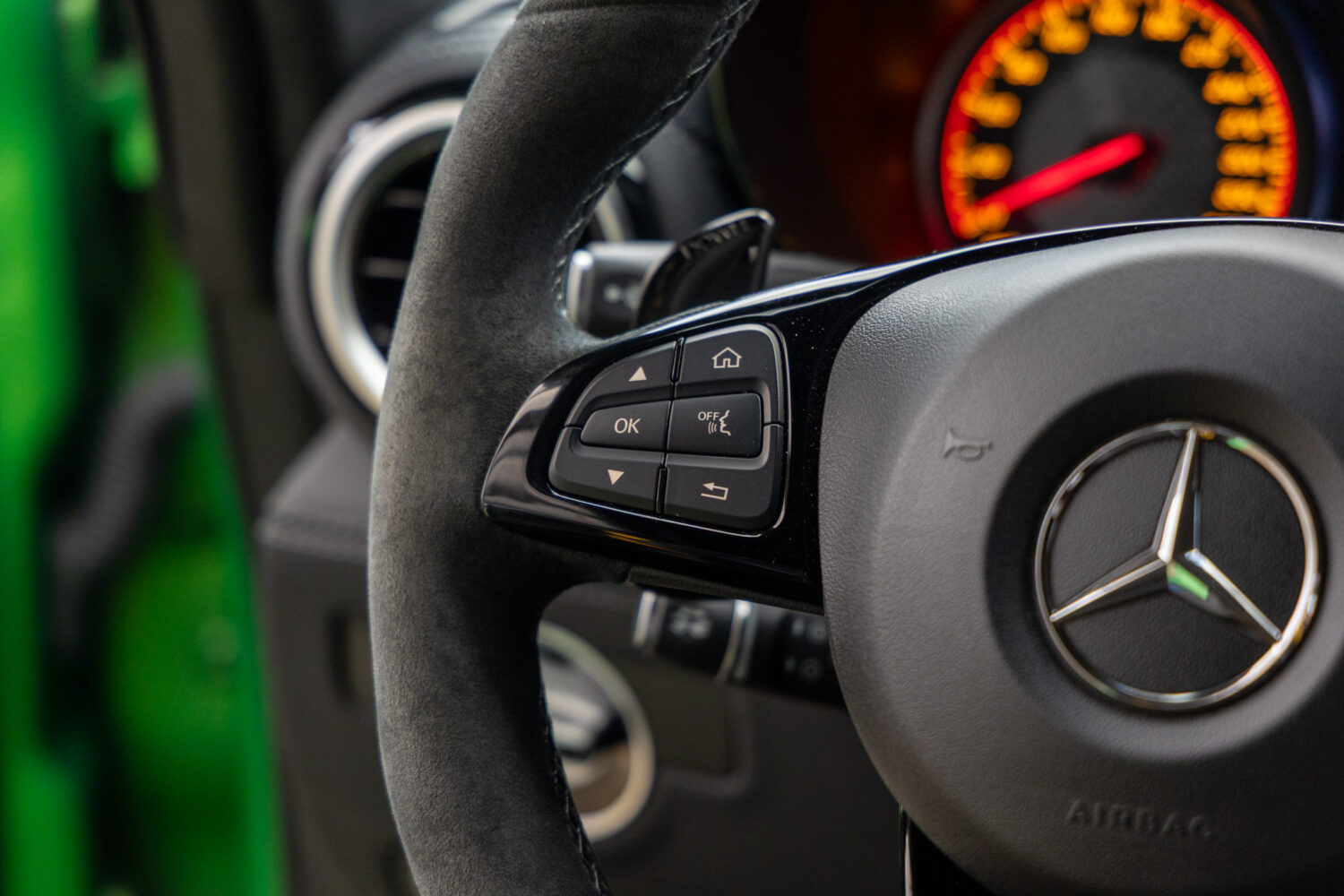 メルセデスAMG GT R