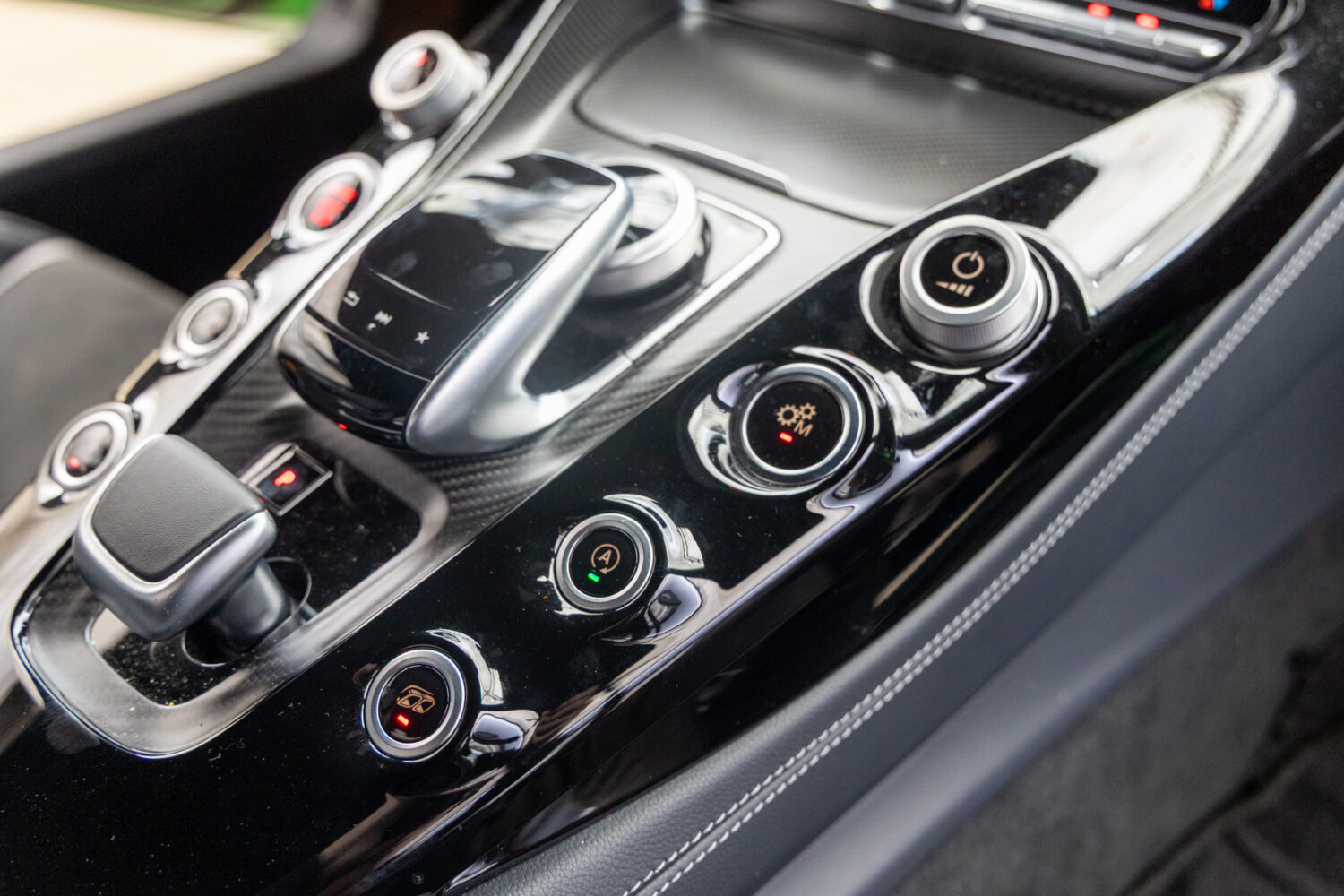 メルセデスAMG GT R