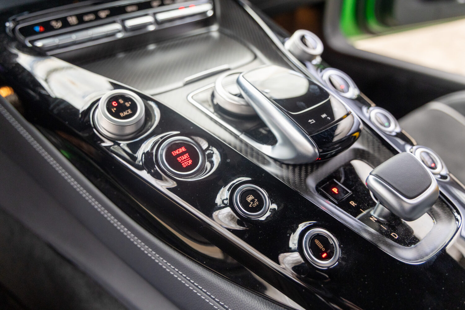 メルセデスAMG GT R