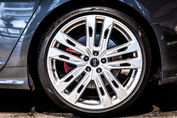 S6アバント 4WD