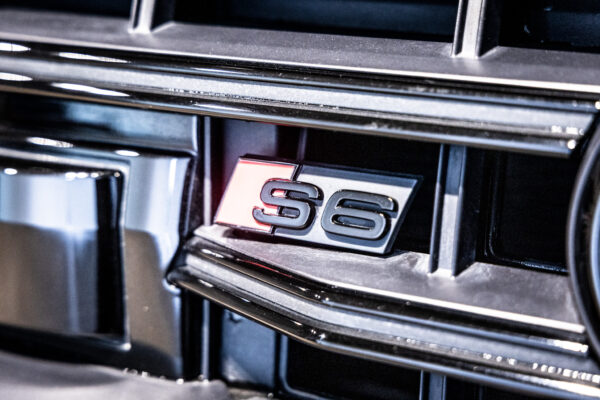 S6アバント 4WD