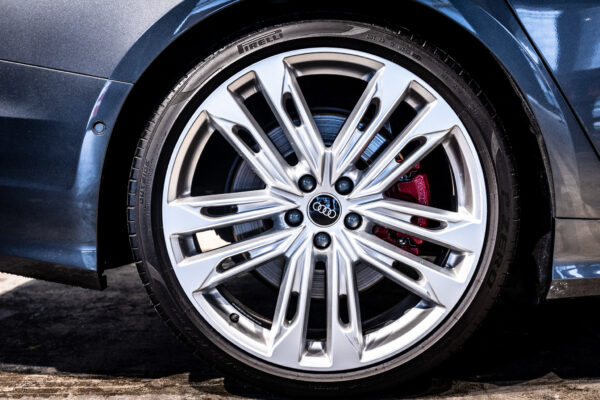 S6アバント 4WD