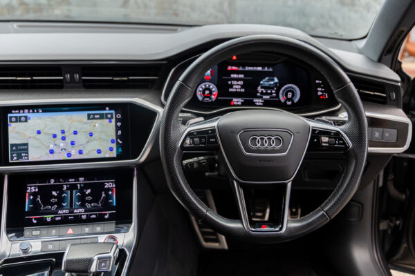 S6アバント 4WD