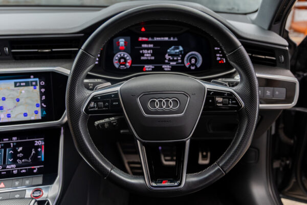 S6アバント 4WD