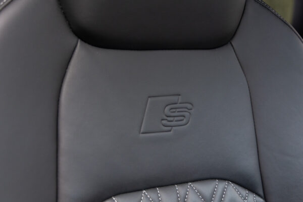 S6アバント 4WD