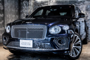 ベンテイガ ハイブリッド アズール