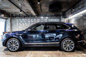 ベンテイガ ハイブリッド アズール