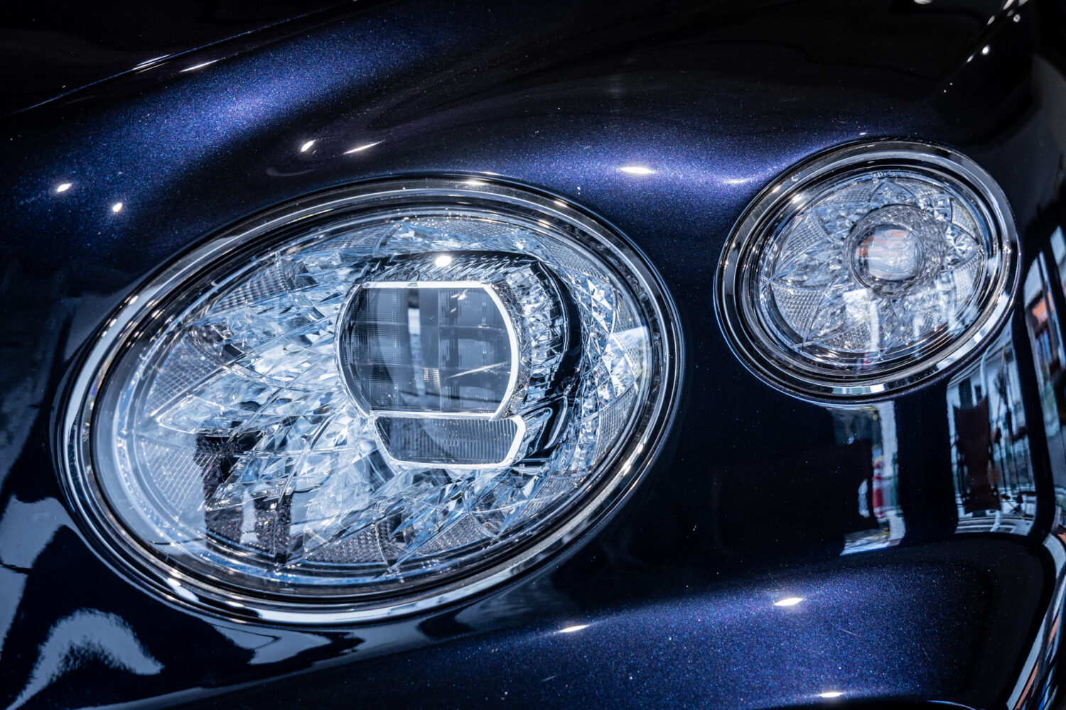 ベンテイガ ハイブリッド アズール