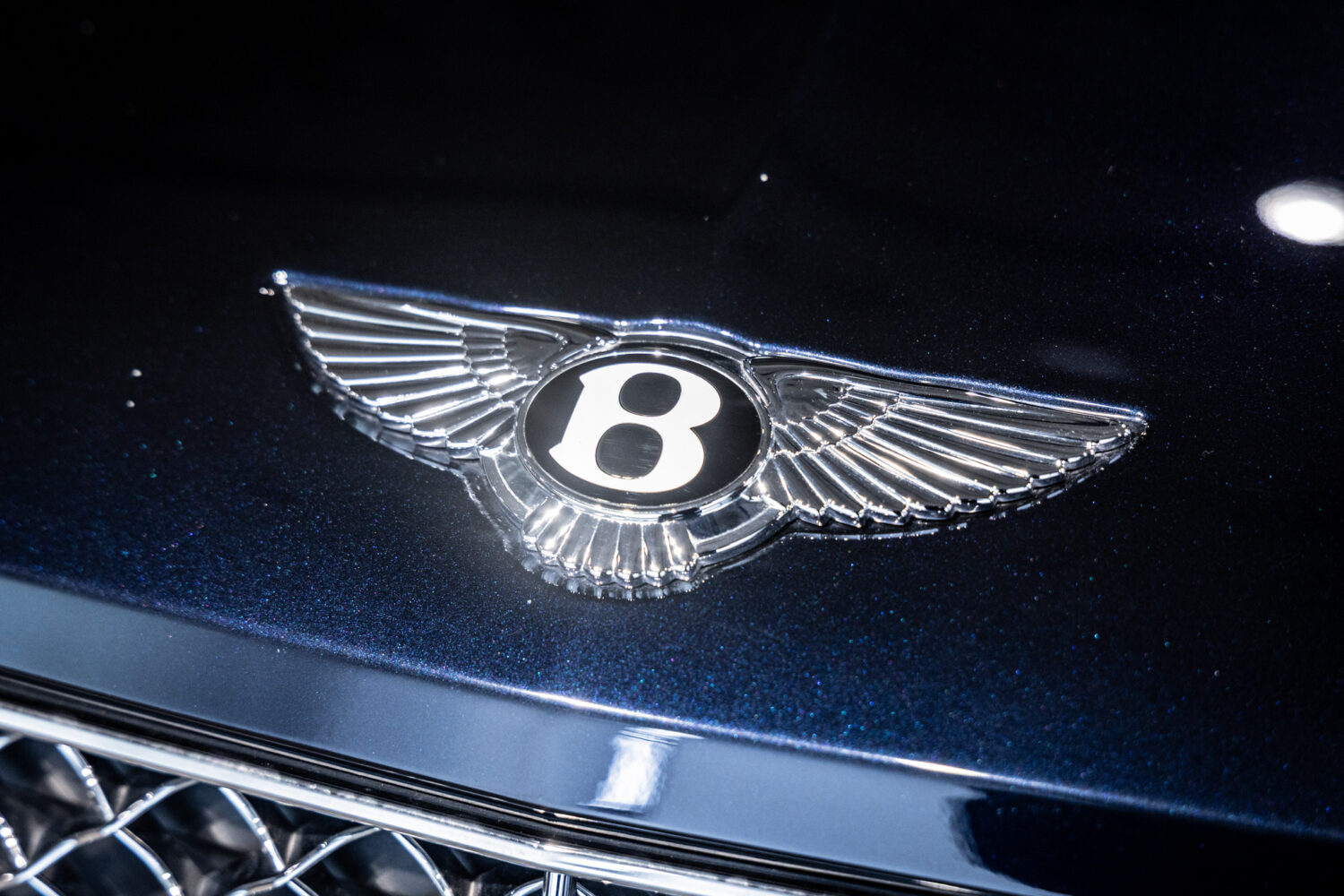 ベンテイガ ハイブリッド アズール