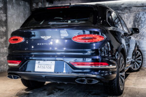 ベンテイガ ハイブリッド アズール