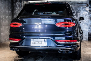 ベンテイガ ハイブリッド アズール