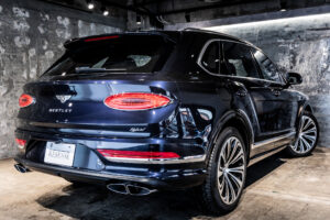 ベンテイガ ハイブリッド アズール