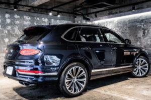 ベンテイガ ハイブリッド アズール