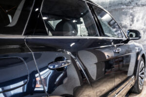 ベンテイガ ハイブリッド アズール