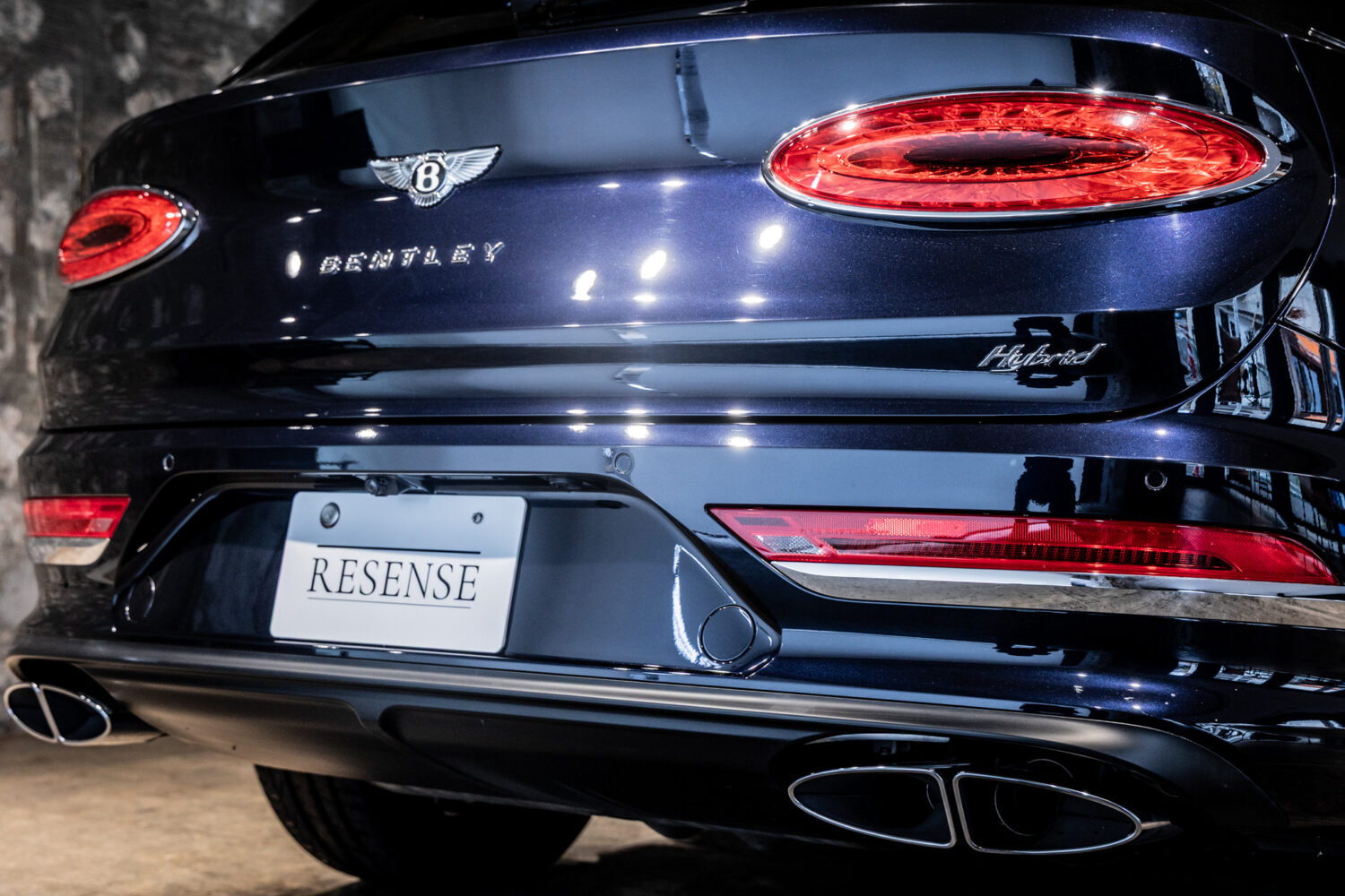 ベンテイガ ハイブリッド アズール