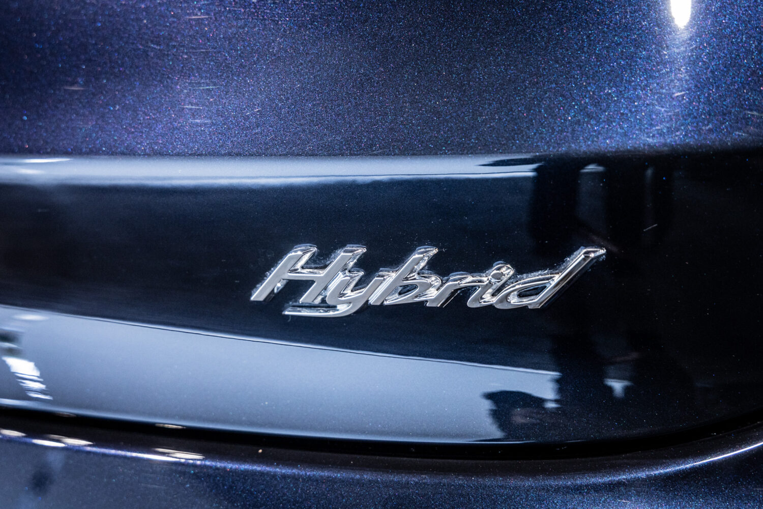 ベンテイガ ハイブリッド アズール