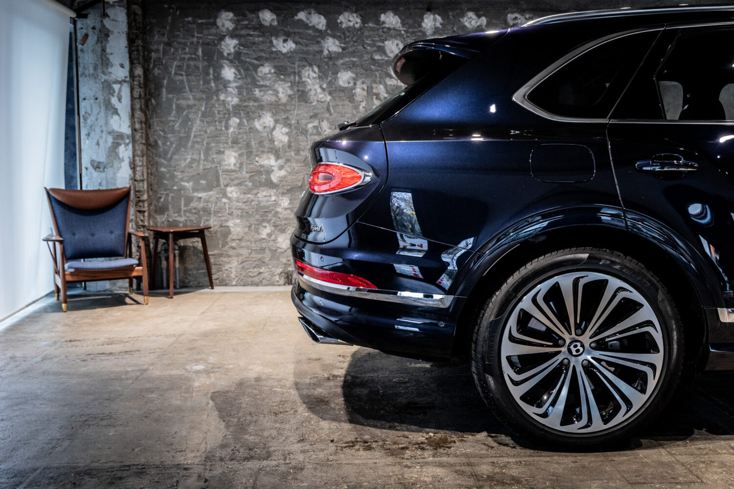 ベンテイガ ハイブリッド アズール