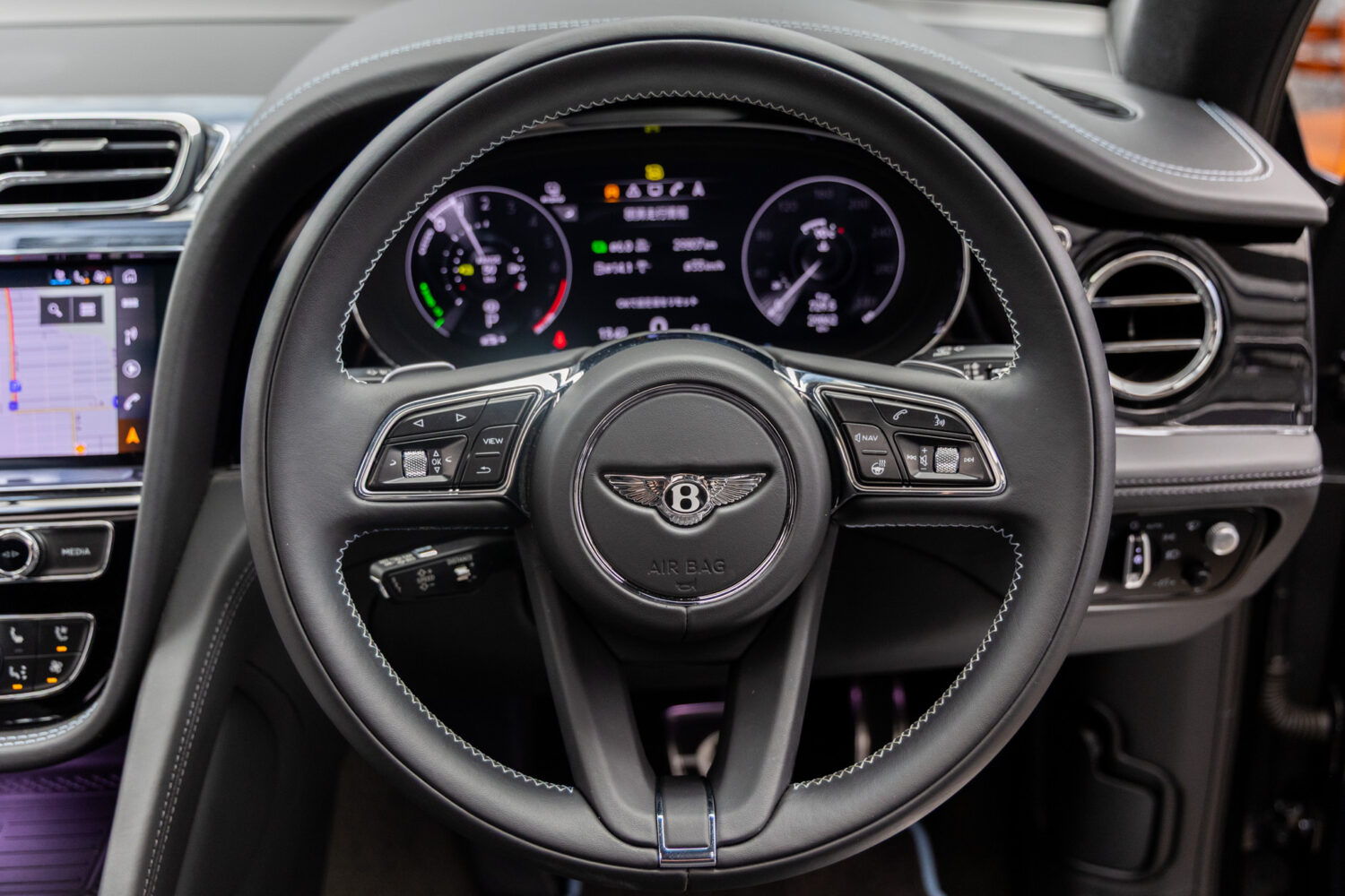 ベンテイガ ハイブリッド アズール