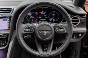 ベンテイガ ハイブリッド アズール