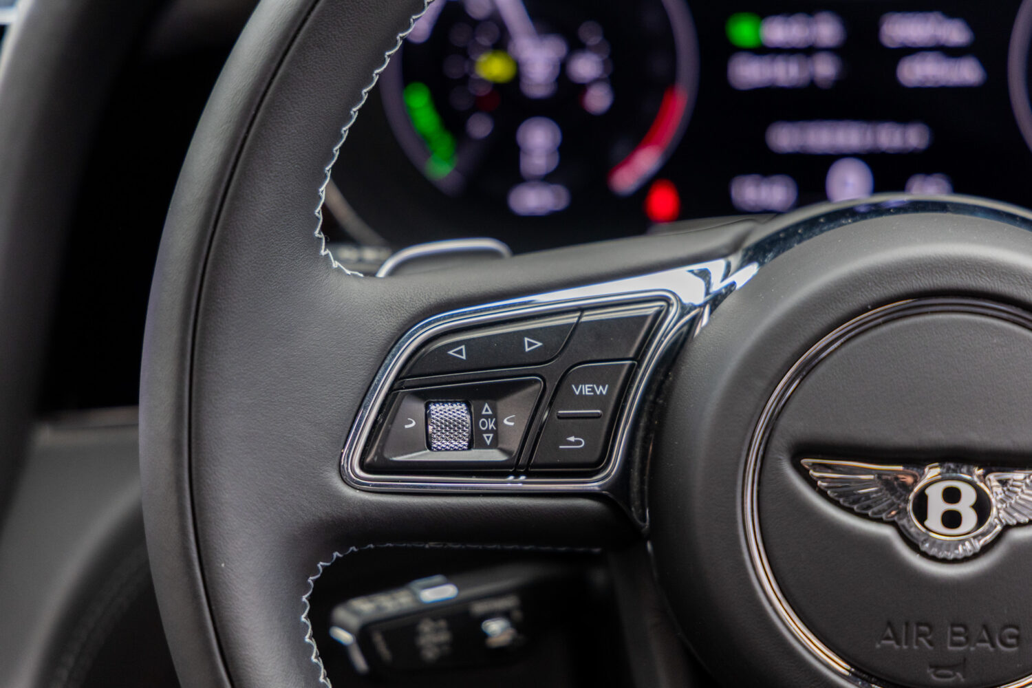 ベンテイガ ハイブリッド アズール