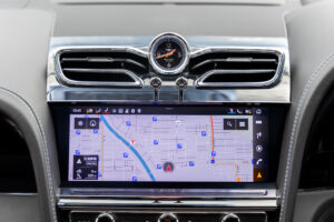 ベンテイガ ハイブリッド アズール