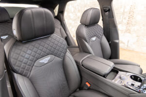 ベンテイガ ハイブリッド アズール