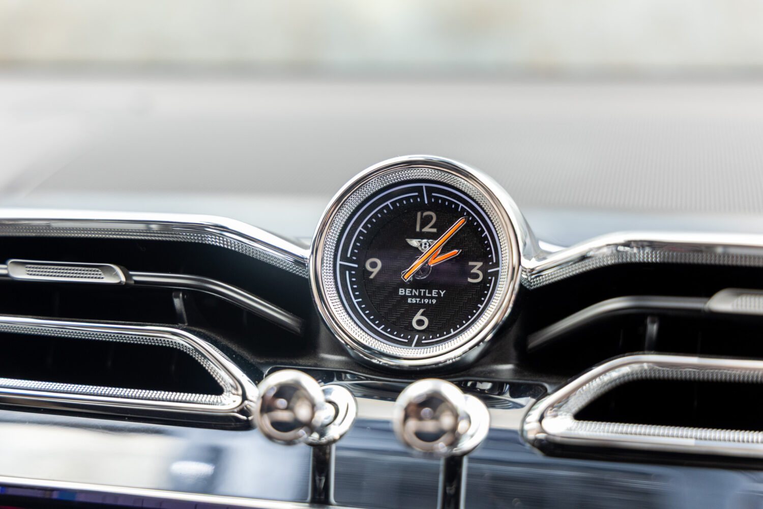 ベンテイガ ハイブリッド アズール