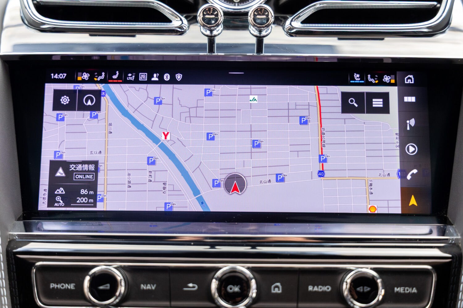 ベンテイガ ハイブリッド アズール