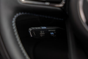 ベンテイガ ハイブリッド アズール