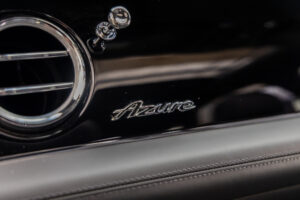 ベンテイガ ハイブリッド アズール