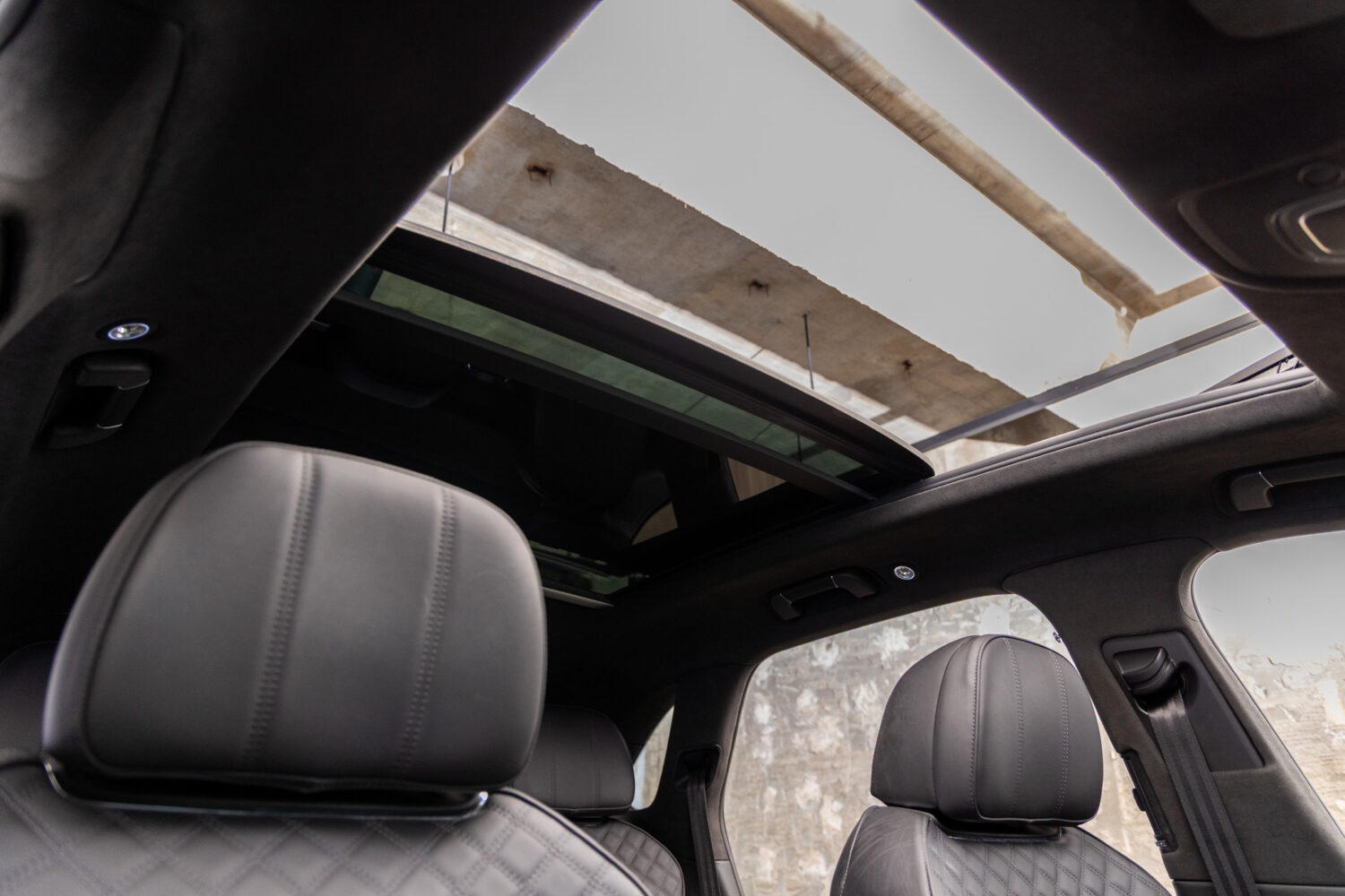 ベンテイガ ハイブリッド アズール