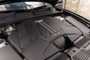 ベンテイガ ハイブリッド アズール