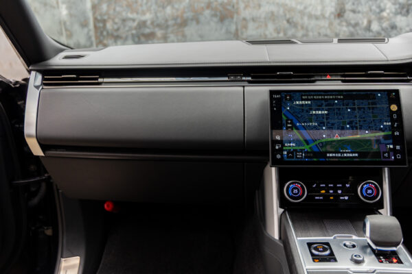 レンジローバー ファーストエディション 4.4L P530