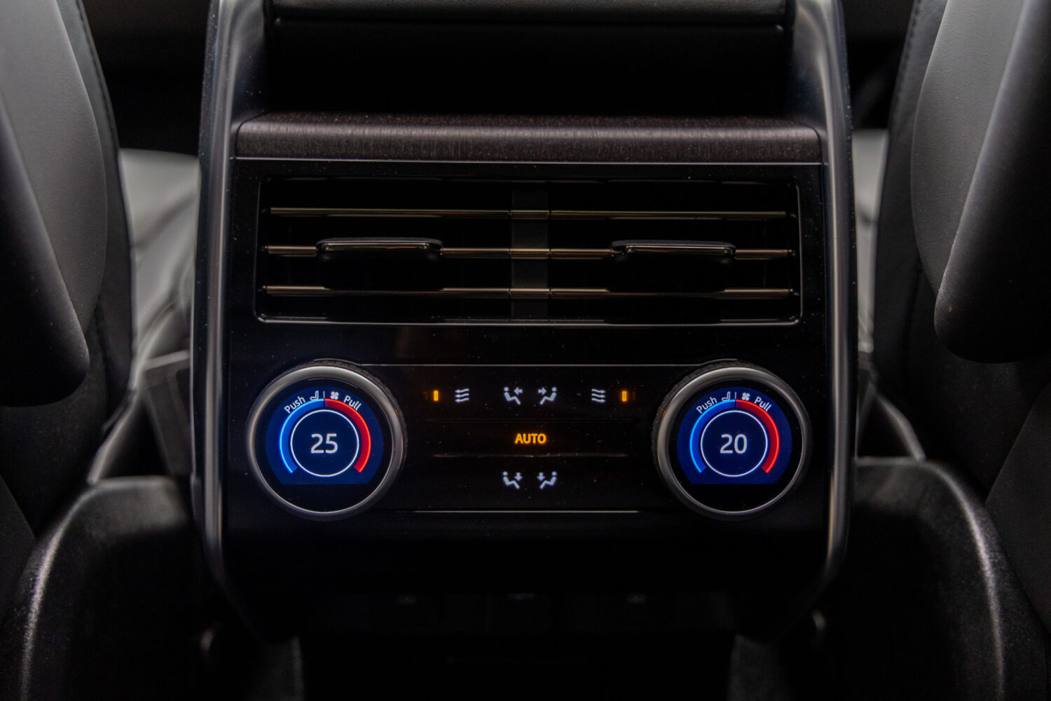 レンジローバー ファーストエディション 4.4L P530