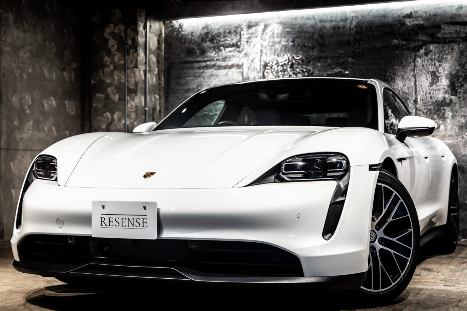 タイカン パフォーマンスバッテリープラス 4+1シート