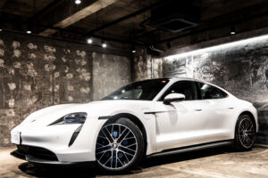 タイカン パフォーマンスバッテリープラス 4+1シート