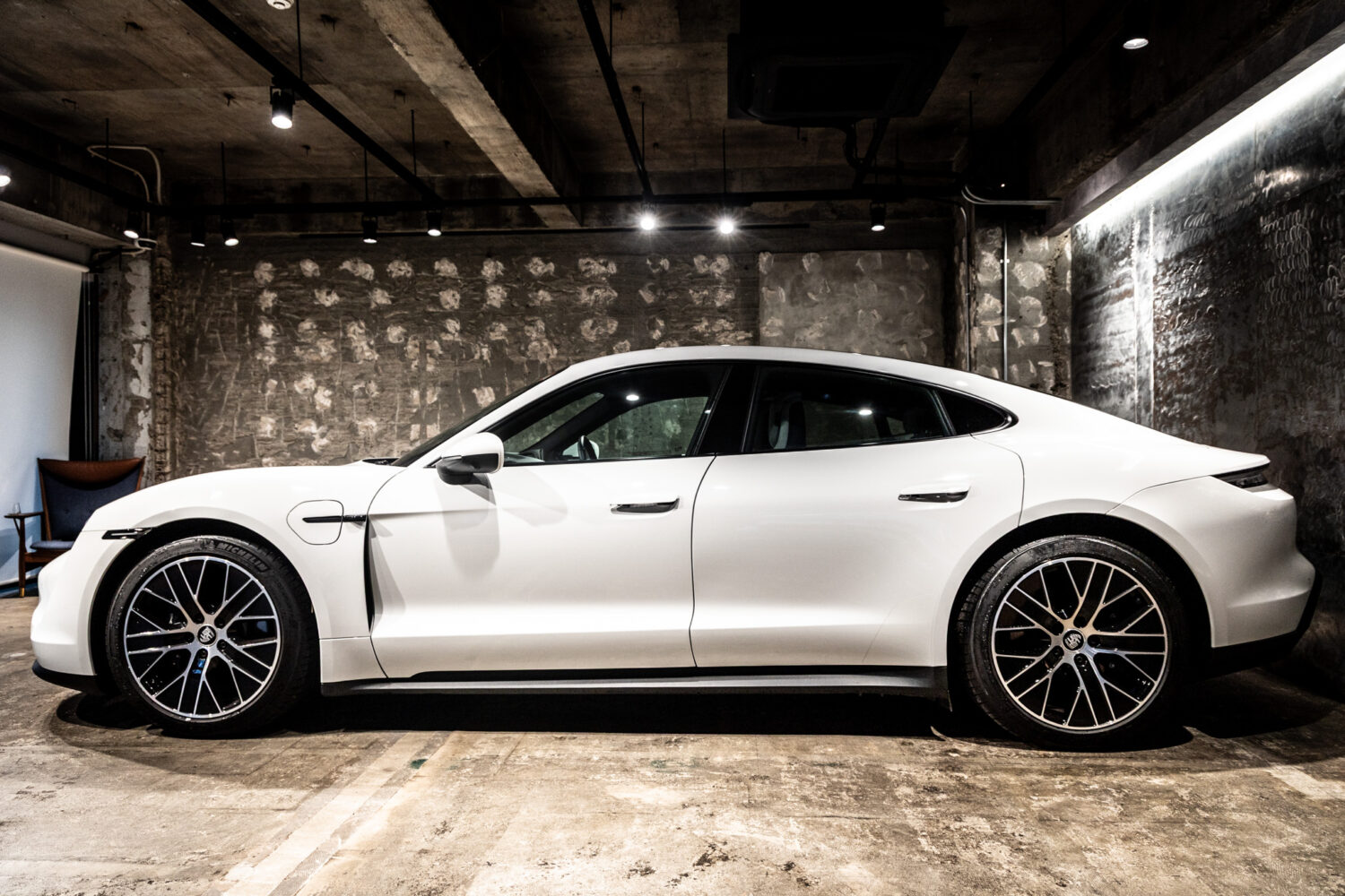 タイカン パフォーマンスバッテリープラス 4+1シート