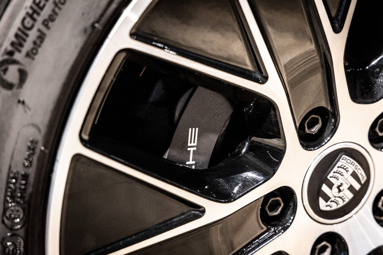 タイカン パフォーマンスバッテリープラス 4+1シート