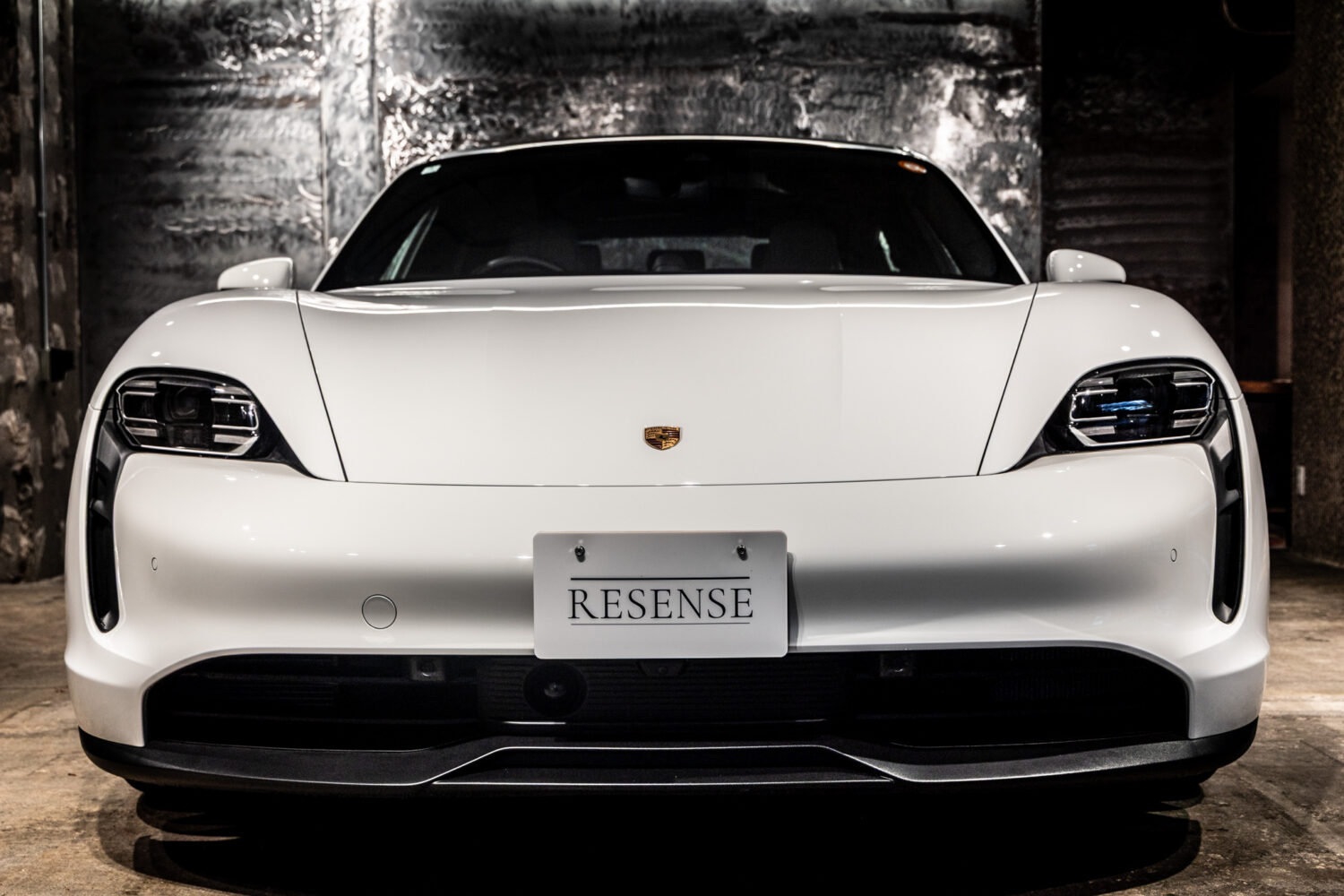 タイカン パフォーマンスバッテリープラス 4+1シート