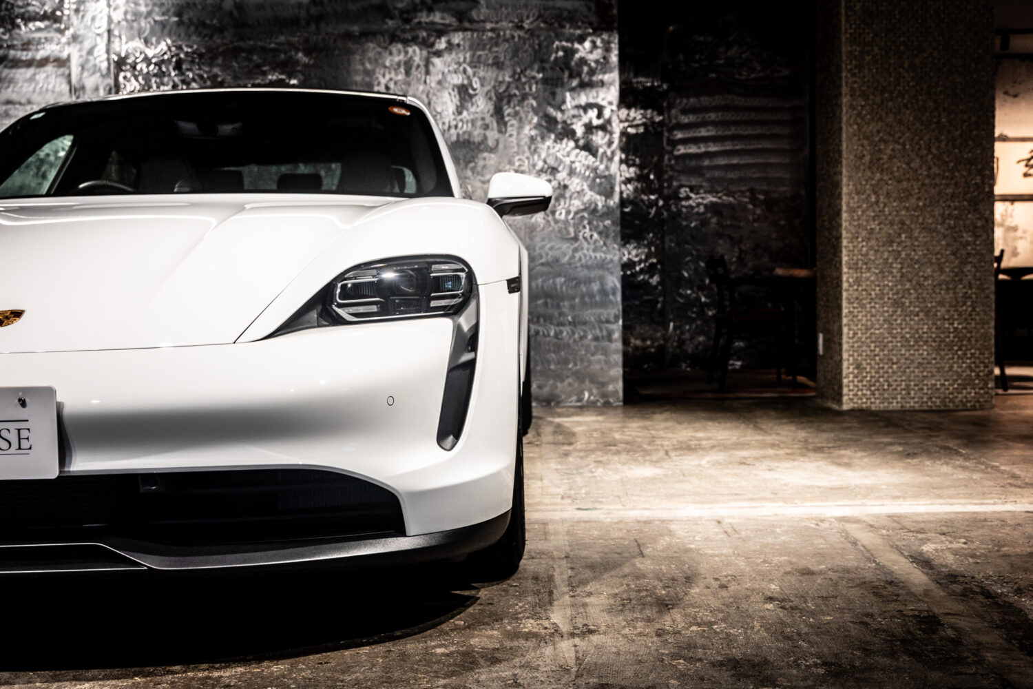 タイカン パフォーマンスバッテリープラス 4+1シート