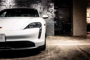 タイカン パフォーマンスバッテリープラス 4+1シート