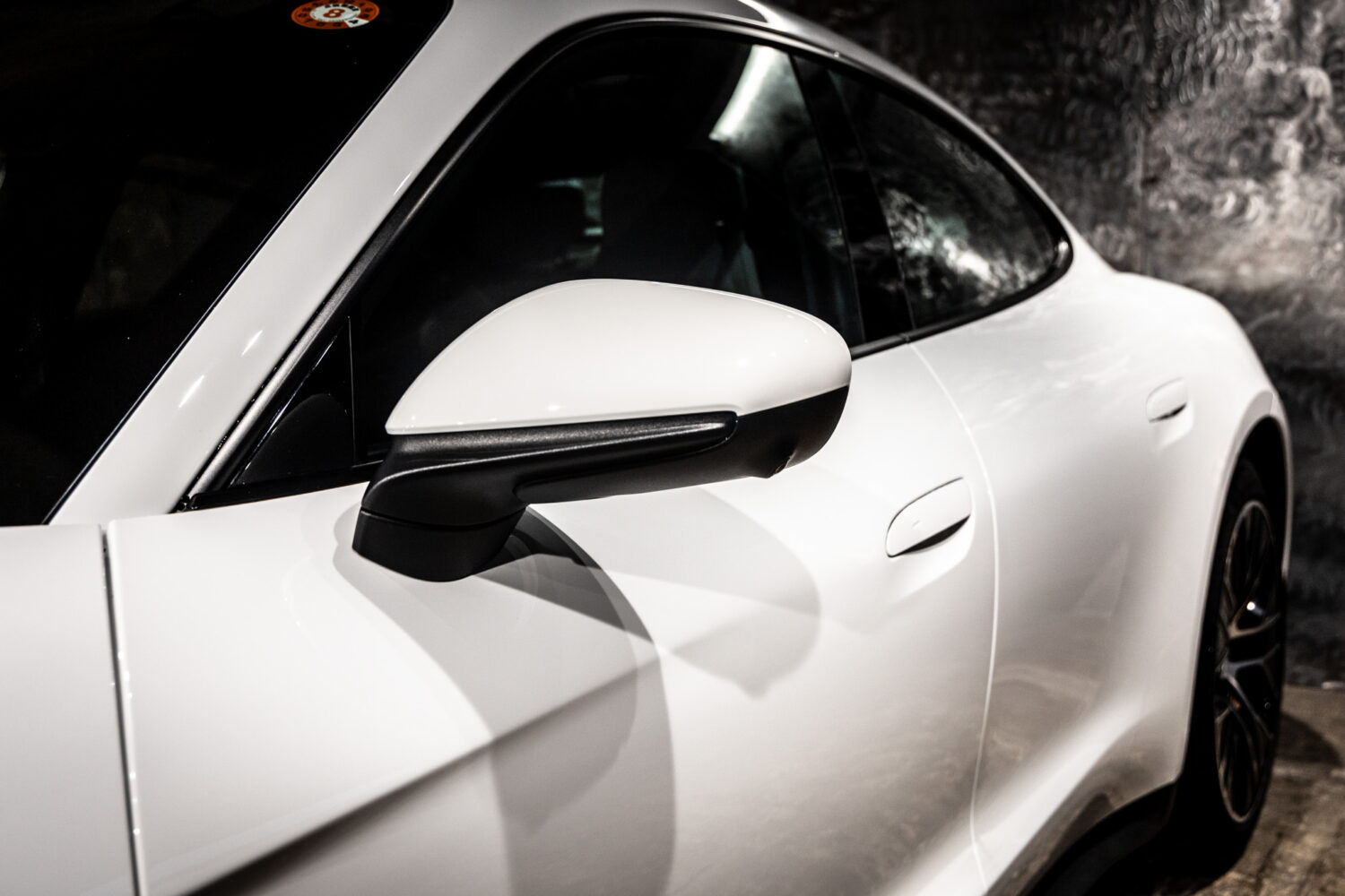 タイカン パフォーマンスバッテリープラス 4+1シート