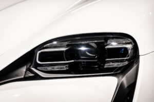 タイカン パフォーマンスバッテリープラス 4+1シート