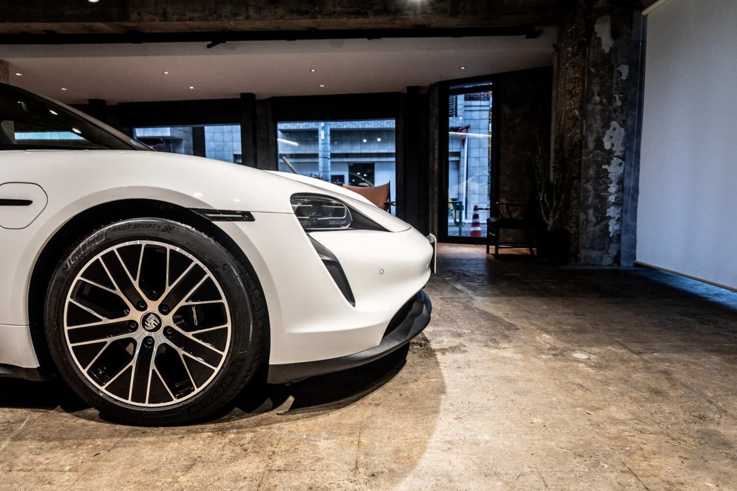 タイカン パフォーマンスバッテリープラス 4+1シート