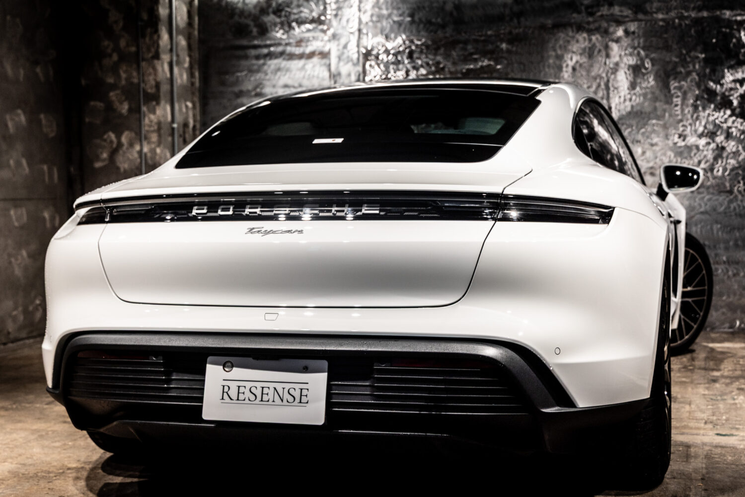 タイカン パフォーマンスバッテリープラス 4+1シート