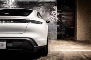 タイカン パフォーマンスバッテリープラス 4+1シート