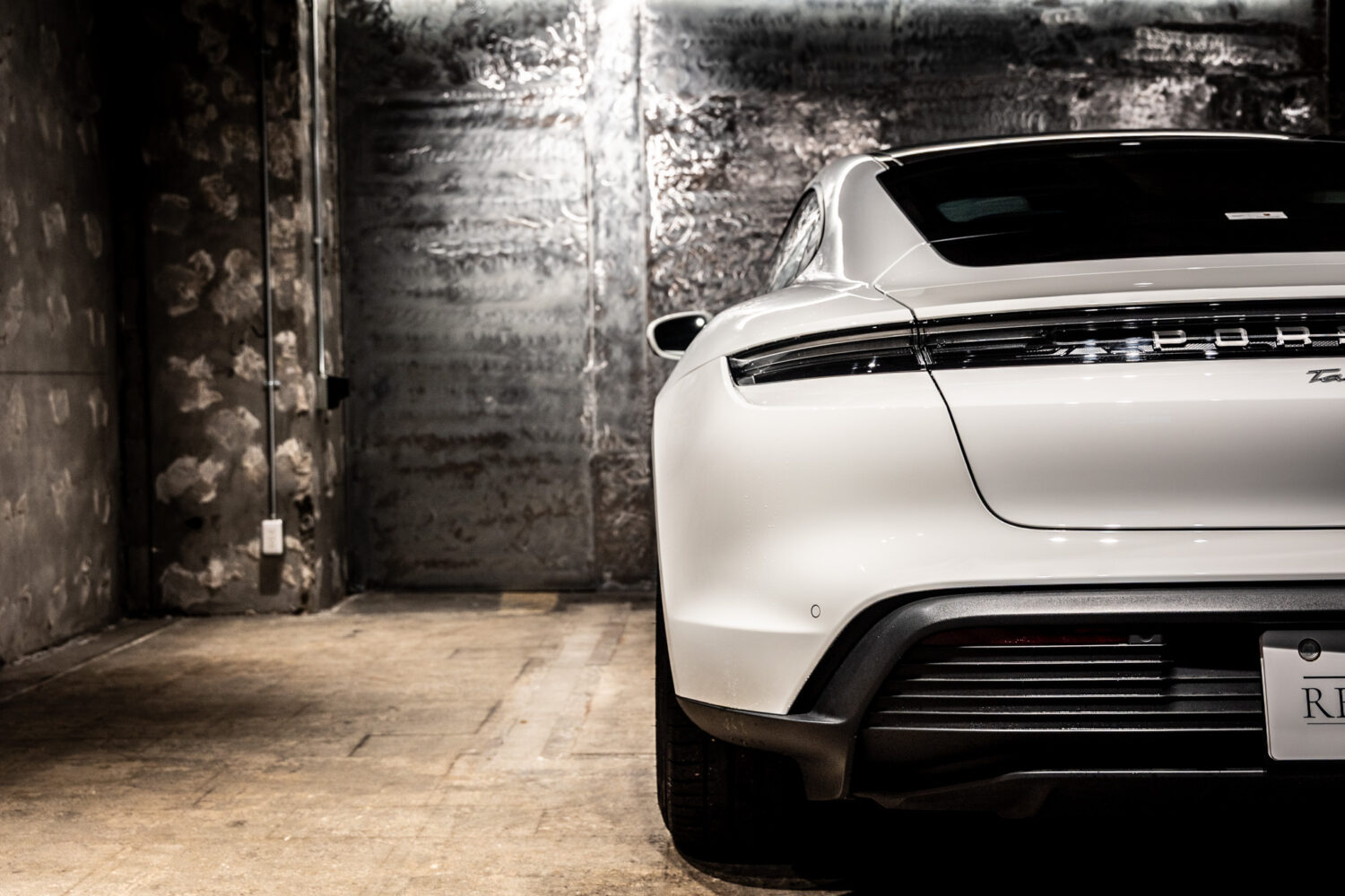 タイカン パフォーマンスバッテリープラス 4+1シート