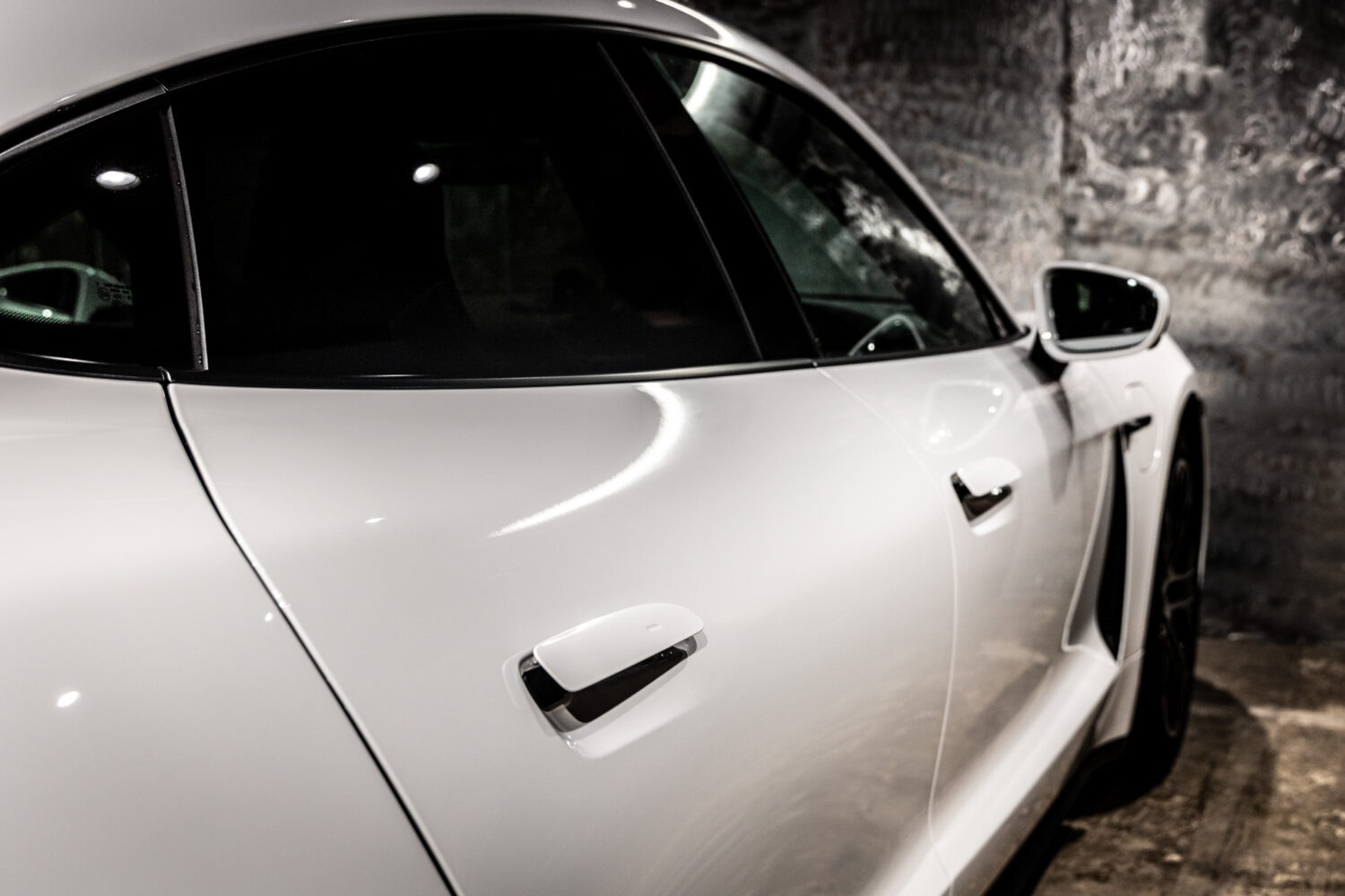 タイカン パフォーマンスバッテリープラス 4+1シート